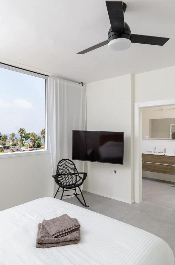 Stylish & Spacious 3 Bedroom Apartment By The Sea Netanya Exterior foto